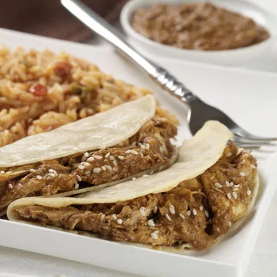 Cazuela de Tostada Francesa de Durazno y Almendras