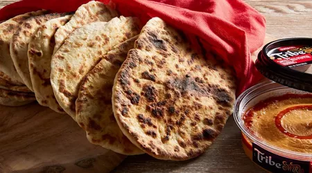 Cazuela de Tostada Francesa de Durazno y Almendras