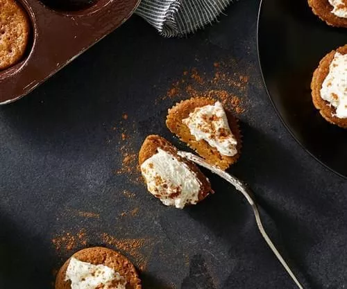 Cazuela de Tostada Francesa de Durazno y Almendras