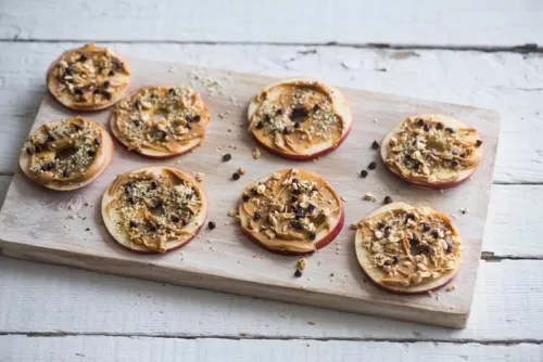 Cazuela de Tostada Francesa de Durazno y Almendras