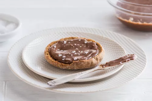 Cazuela de Tostada Francesa de Durazno y Almendras