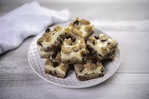 Cazuela de Tostada Francesa de Durazno y Almendras