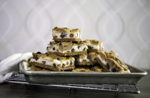 Cazuela de Tostada Francesa de Durazno y Almendras