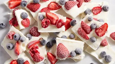 Frozen Yogurt Berry Bark