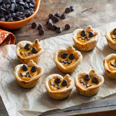 Mini Pumpkin Pie Jack-O-Lanterns