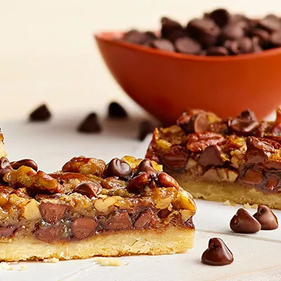Chunky Pecan Pie Bars
