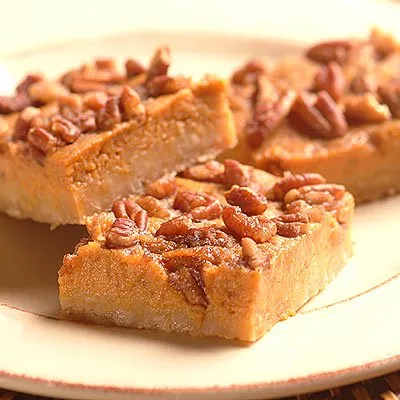 Cazuela de Tostada Francesa de Durazno y Almendras