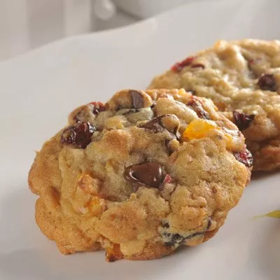 Cazuela de Tostada Francesa de Durazno y Almendras