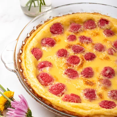 Cazuela de Tostada Francesa de Durazno y Almendras