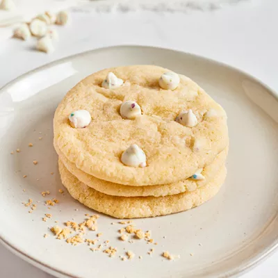 Cazuela de Tostada Francesa de Durazno y Almendras