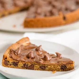 CHOCOLATE CHIP COOKIE PIZZA