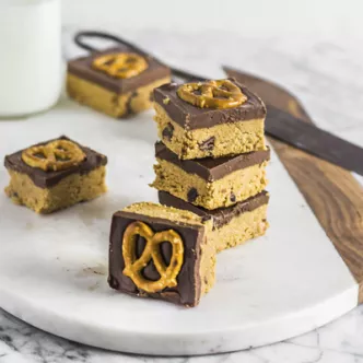 No-Bake Sweet & Salty Peanut Butter Pretzel Bars