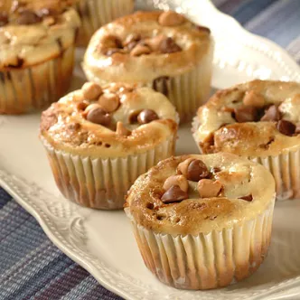 Peanut Butter and Milk Chocolate Cakes with Cream Cheese Filling