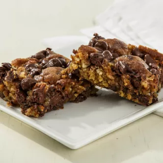 Sweet & Salty Chewy Pecan Bars