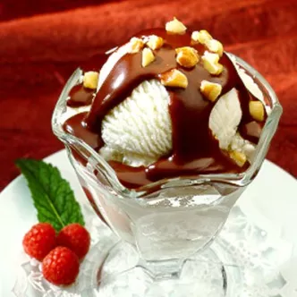 Cazuela de Tostada Francesa de Durazno y Almendras