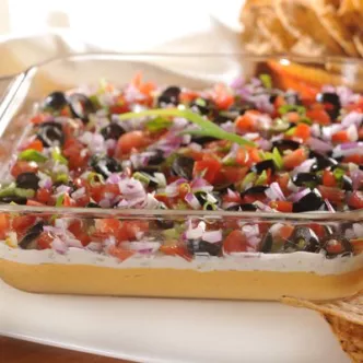 Cazuela de Tostada Francesa de Durazno y Almendras