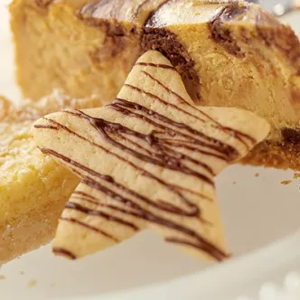 Cazuela de Tostada Francesa de Durazno y Almendras