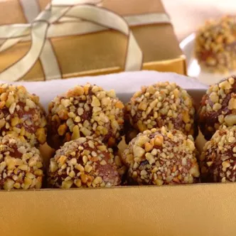 Cazuela de Tostada Francesa de Durazno y Almendras