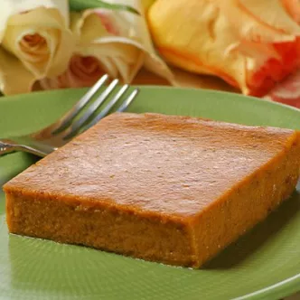 Cazuela de Tostada Francesa de Durazno y Almendras