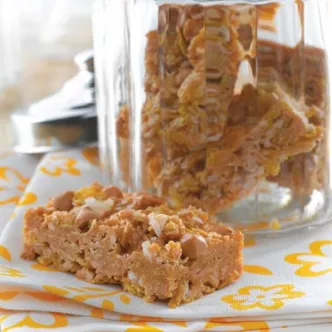 Cazuela de Tostada Francesa de Durazno y Almendras