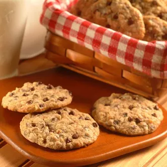 Cazuela de Tostada Francesa de Durazno y Almendras