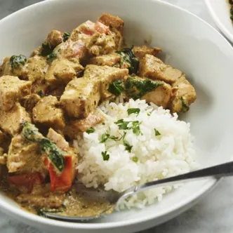 Cazuela de Tostada Francesa de Durazno y Almendras