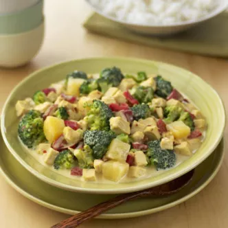 Cazuela de Tostada Francesa de Durazno y Almendras