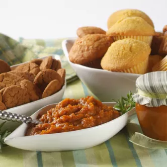 Cazuela de Tostada Francesa de Durazno y Almendras