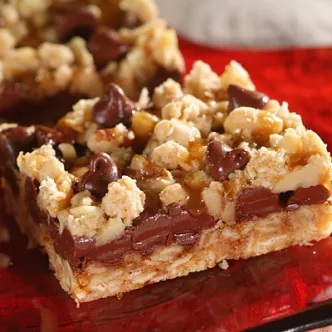 Cazuela de Tostada Francesa de Durazno y Almendras