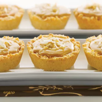 Cazuela de Tostada Francesa de Durazno y Almendras