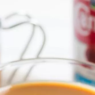 Cazuela de Tostada Francesa de Durazno y Almendras