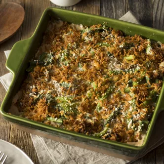 Cazuela de Tostada Francesa de Durazno y Almendras