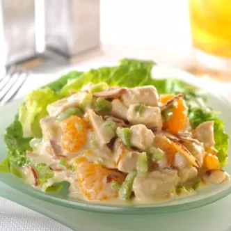 Ensalada Crujiente de Pollo y Naranjas