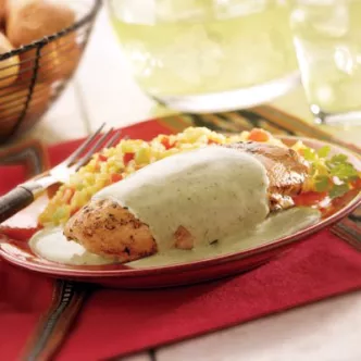 Crema de Cilantro Sobre Pollo