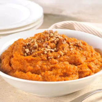 Sweet Pumpkin Purée with Toasted Pecan Topping